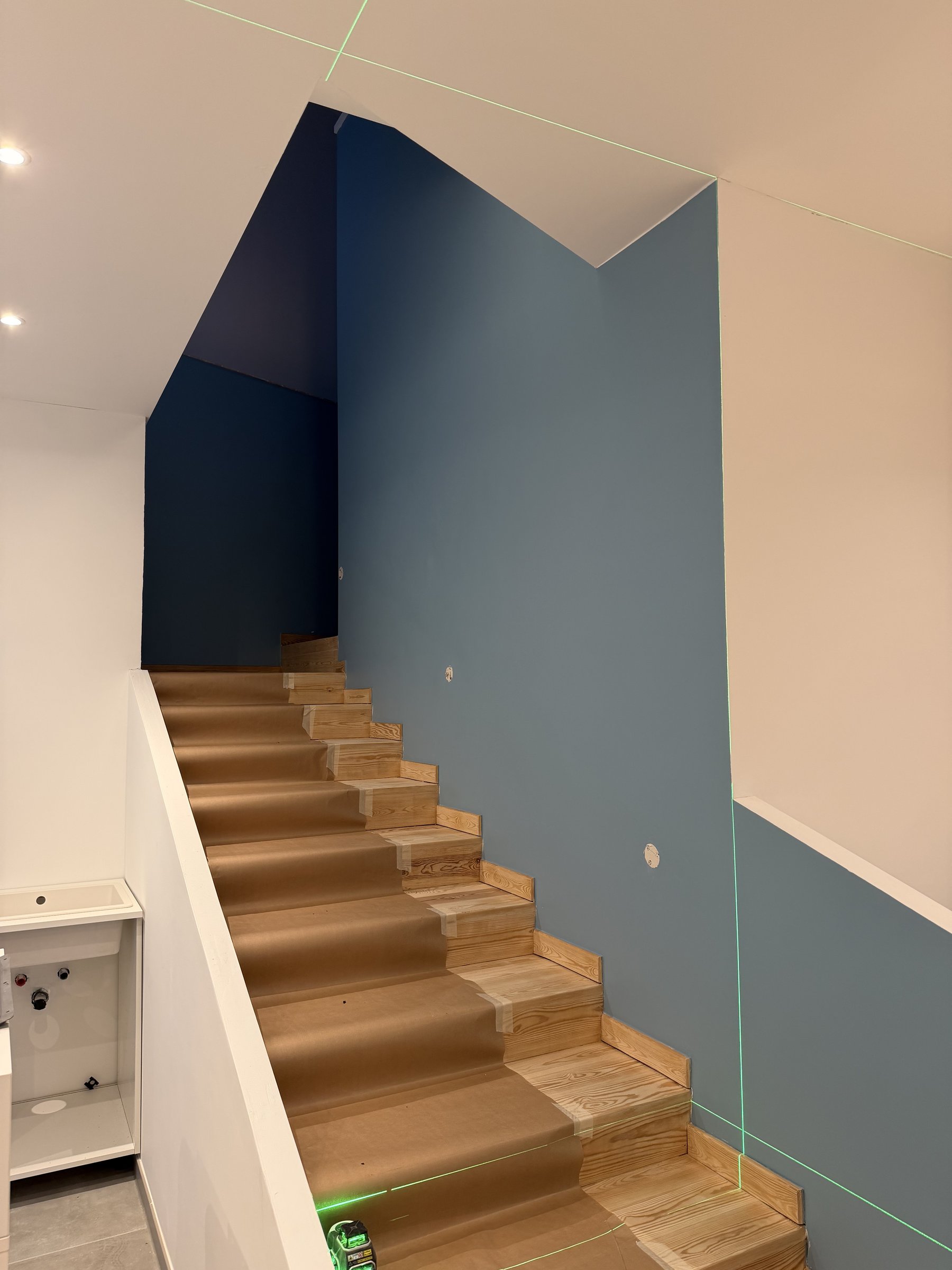 Escalier avant pose — état d'origine du chantier