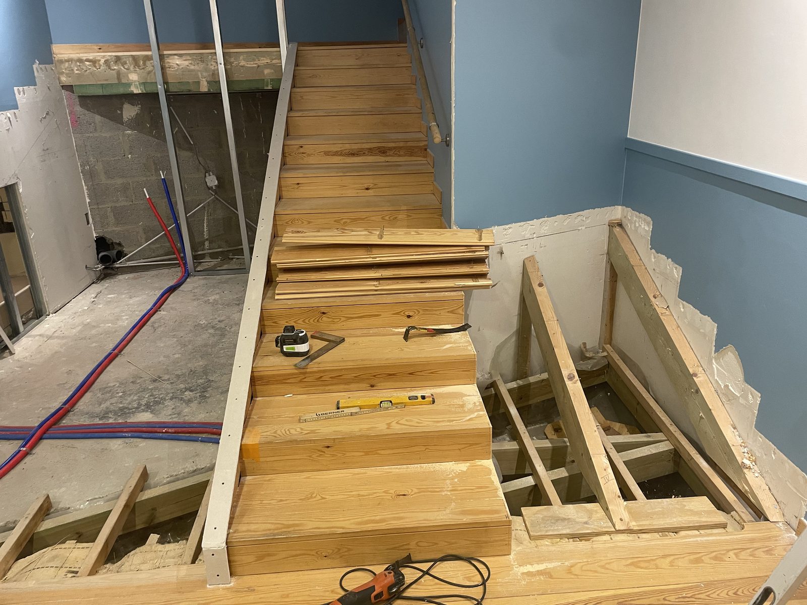 Espace libéré après réduction de l'escalier