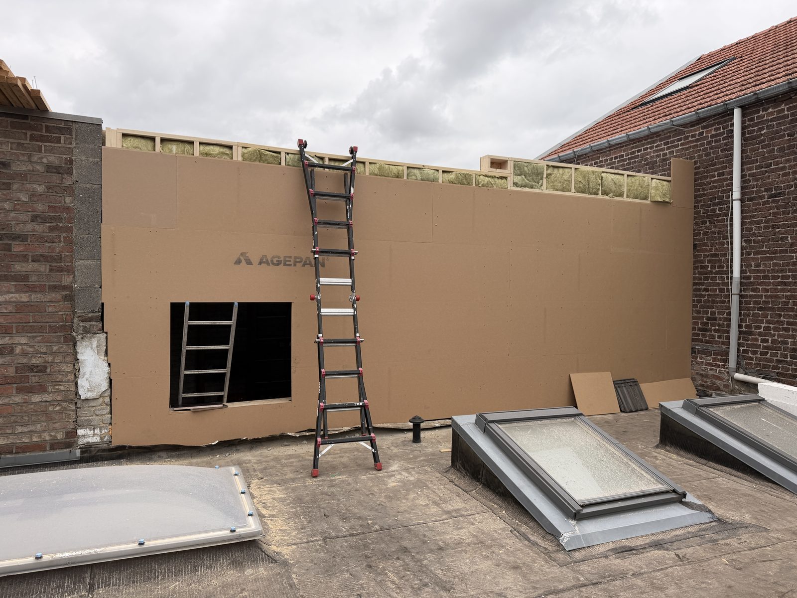 Mur ossature fermé en panneaux structurels Agepan