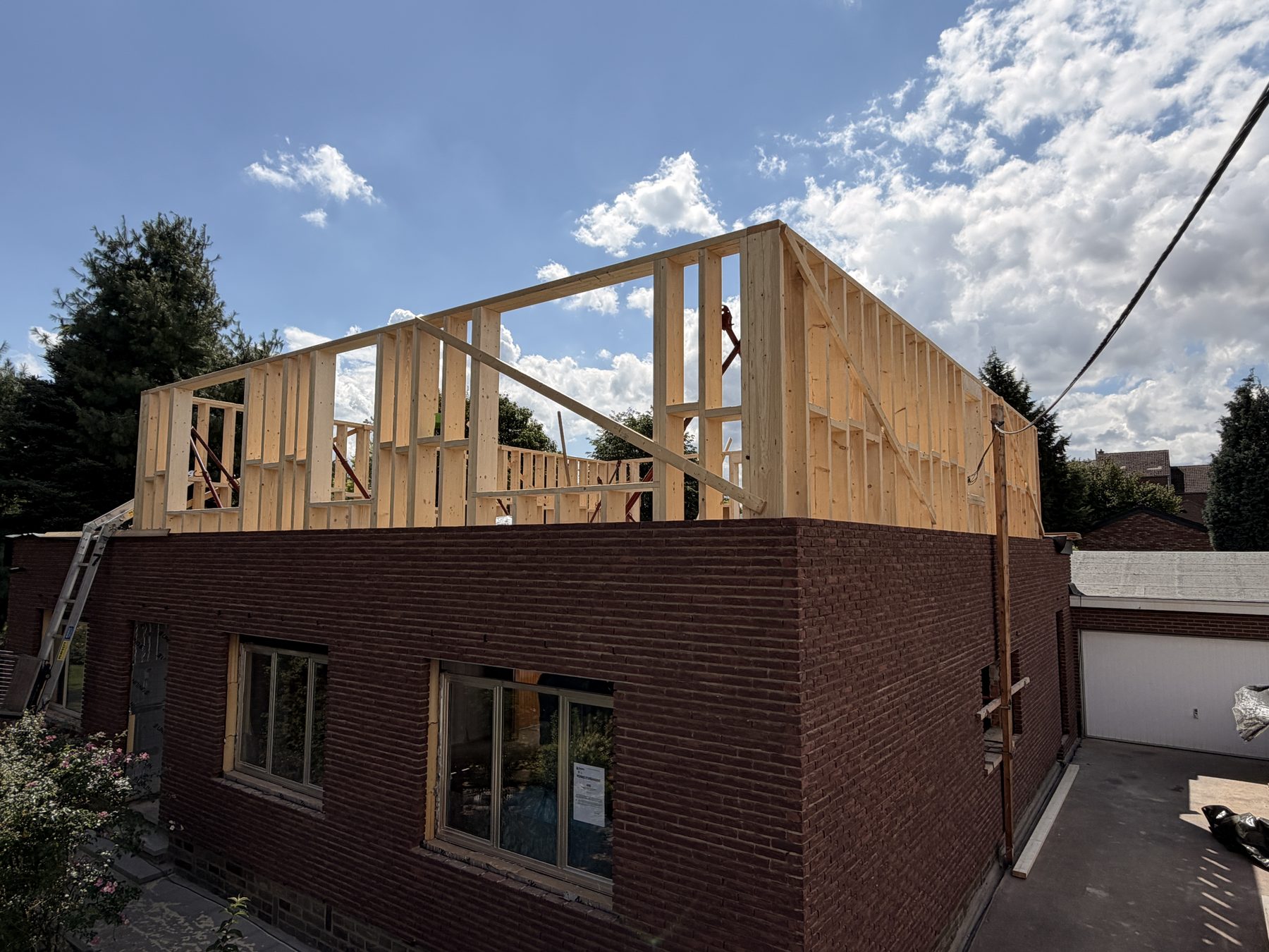 Surélévation maison ossature bois KVH SikHabitat Awans