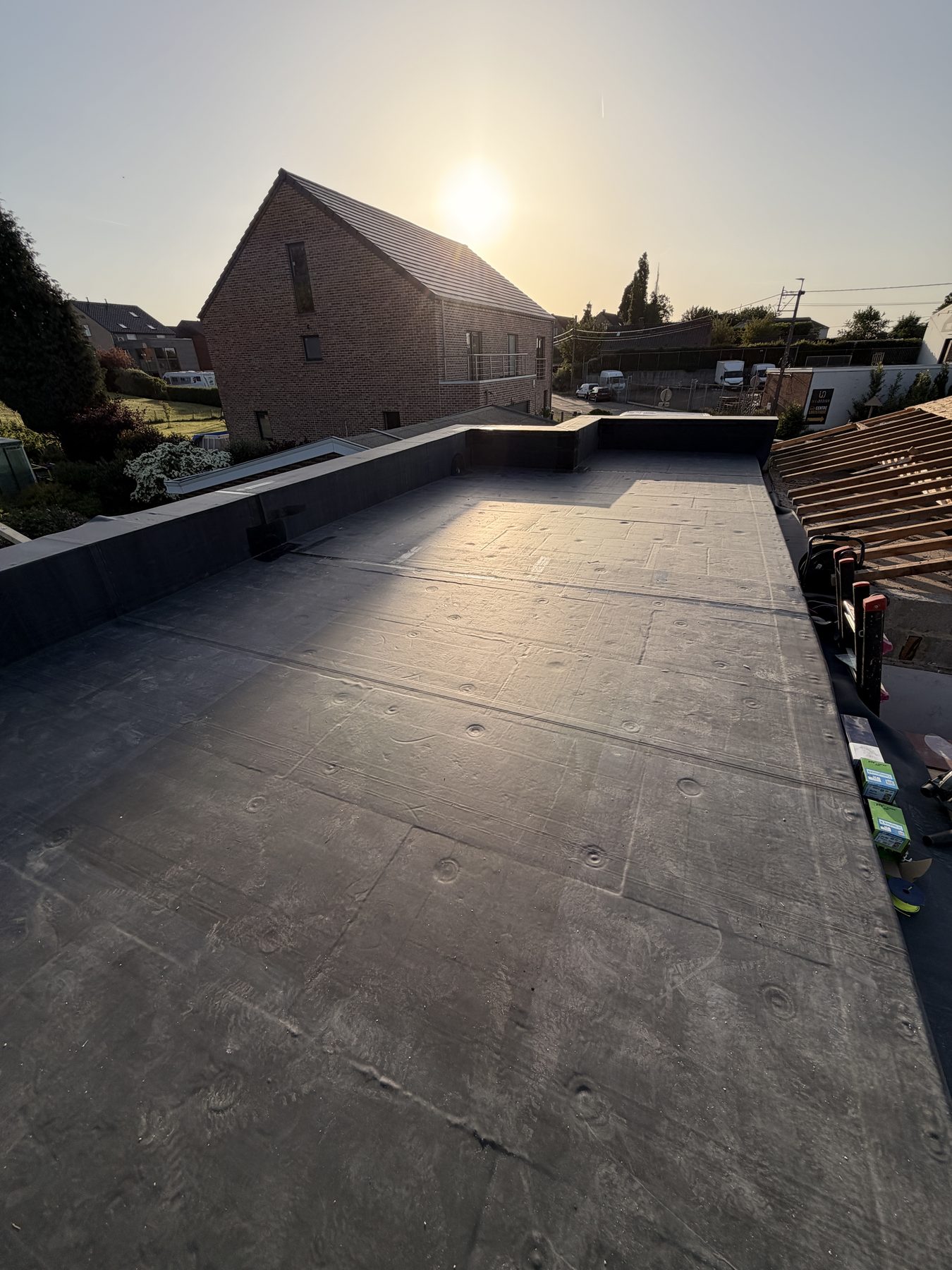 Encollage de la membrane EPDM