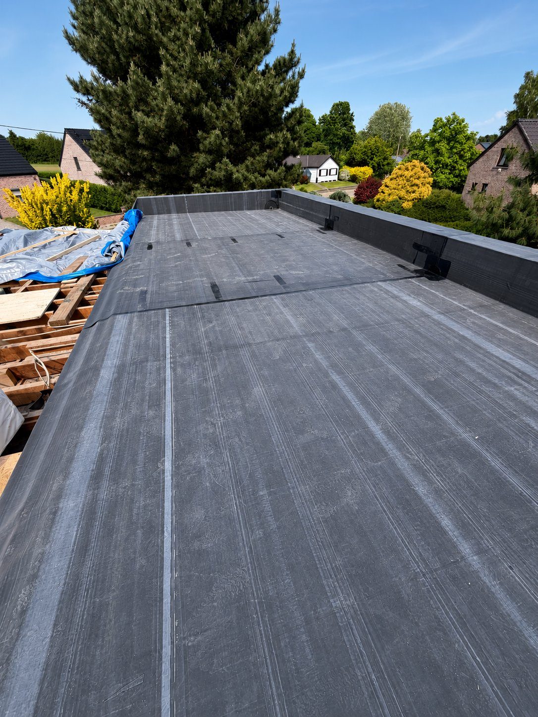 Vue aérienne — toiture EPDM terminée